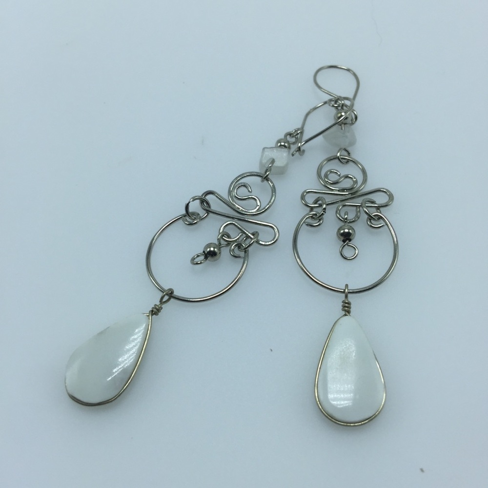 Natural White Stone Earring in Alpaca Silver